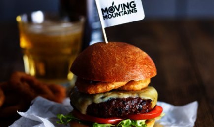 Burger végétal colis (170Gx18) Moving Mountains | Grossiste alimentaire | Multifood